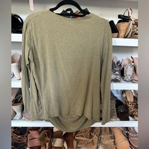 lululemon back in action shirt